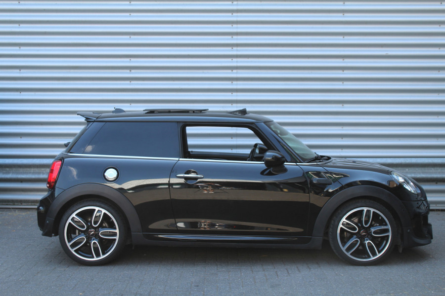 MINI Cooper S 2.0 192pk JC Works Automaat Panoramadak Clima Cruise Navi Camera Leder LMV Stoelverwarming