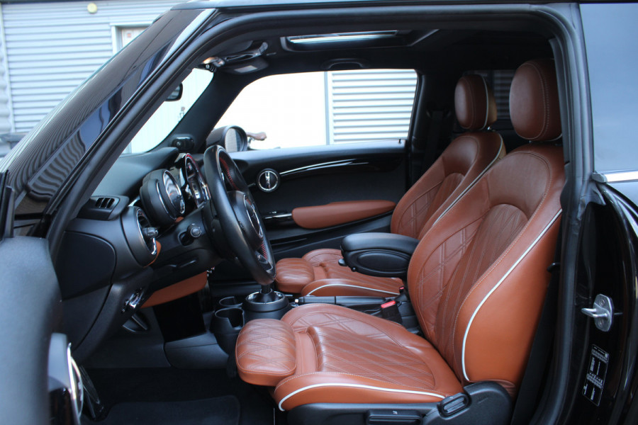 MINI Cooper S 2.0 192pk JC Works Automaat Panoramadak Clima Cruise Navi Camera Leder LMV Stoelverwarming