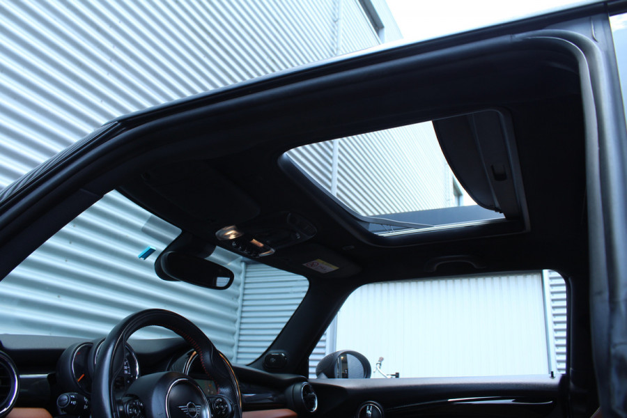 MINI Cooper S 2.0 192pk JC Works Automaat Panoramadak Clima Cruise Navi Camera Leder LMV Stoelverwarming