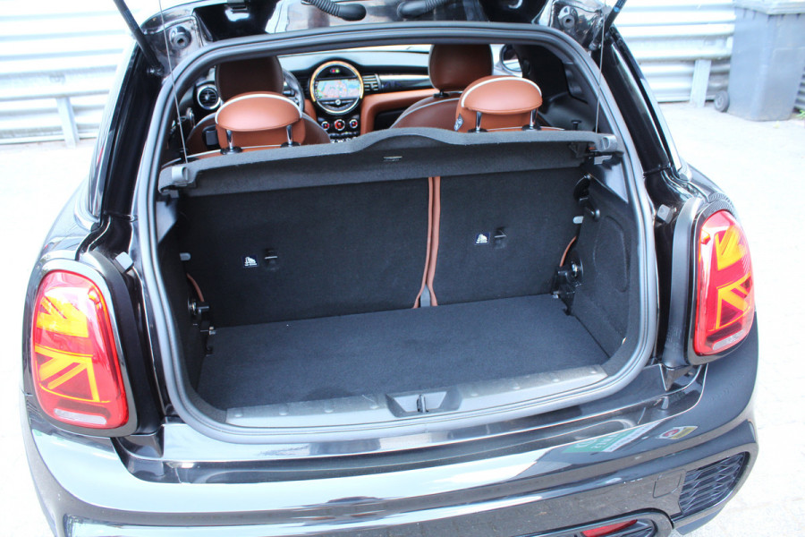 MINI Cooper S 2.0 192pk JC Works Automaat Panoramadak Clima Cruise Navi Camera Leder LMV Stoelverwarming