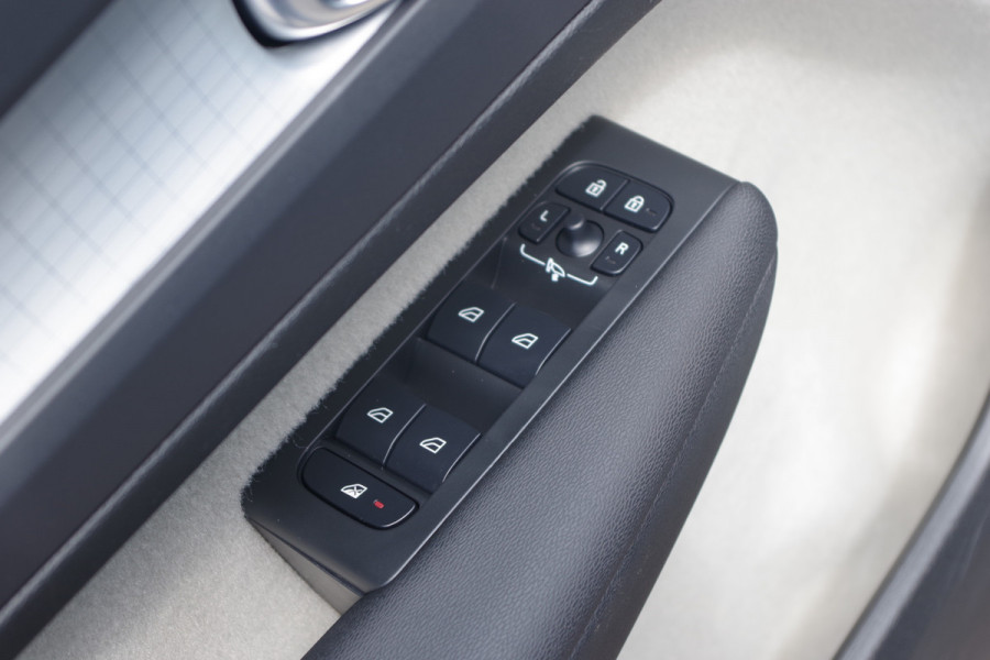 Volvo XC40 1.5 T5 263 PK Recharge Inscription Expression PHEV, Leder, Stoelverwarming, 360