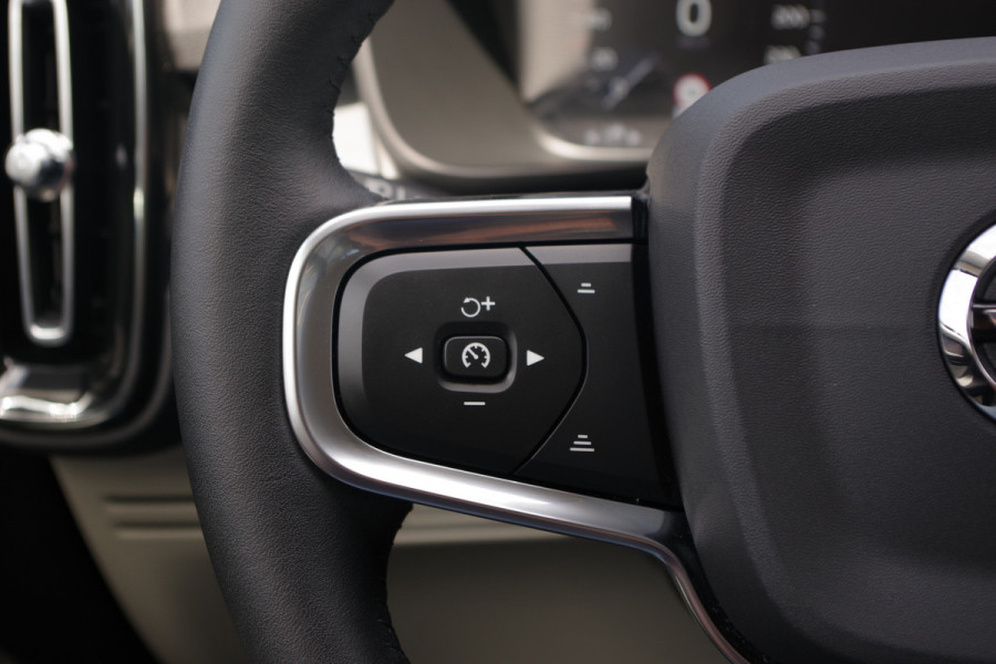 Volvo XC40 1.5 T5 263 PK Recharge Inscription Expression PHEV, Leder, Stoelverwarming, 360