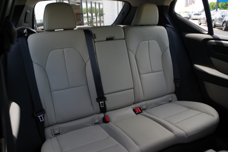 Volvo XC40 1.5 T5 263 PK Recharge Inscription Expression PHEV, Leder, Stoelverwarming, 360
