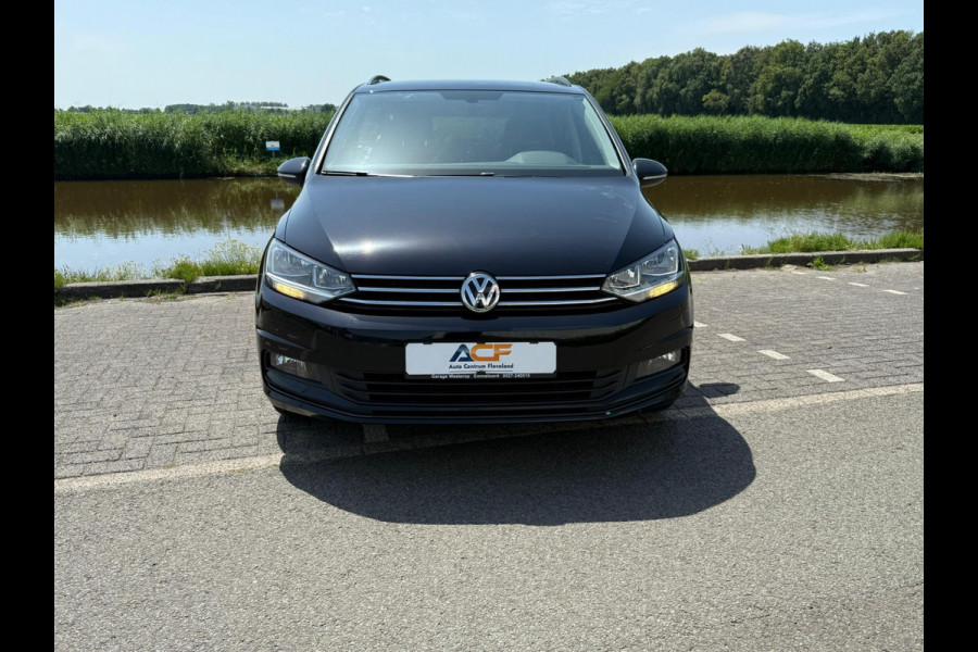 Volkswagen Touran 1.5 TSI Comfortline Business 7p trekhaak / carplay