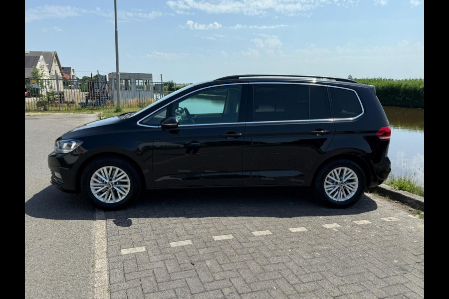 Volkswagen Touran 1.5 TSI Comfortline Business 7p trekhaak / carplay