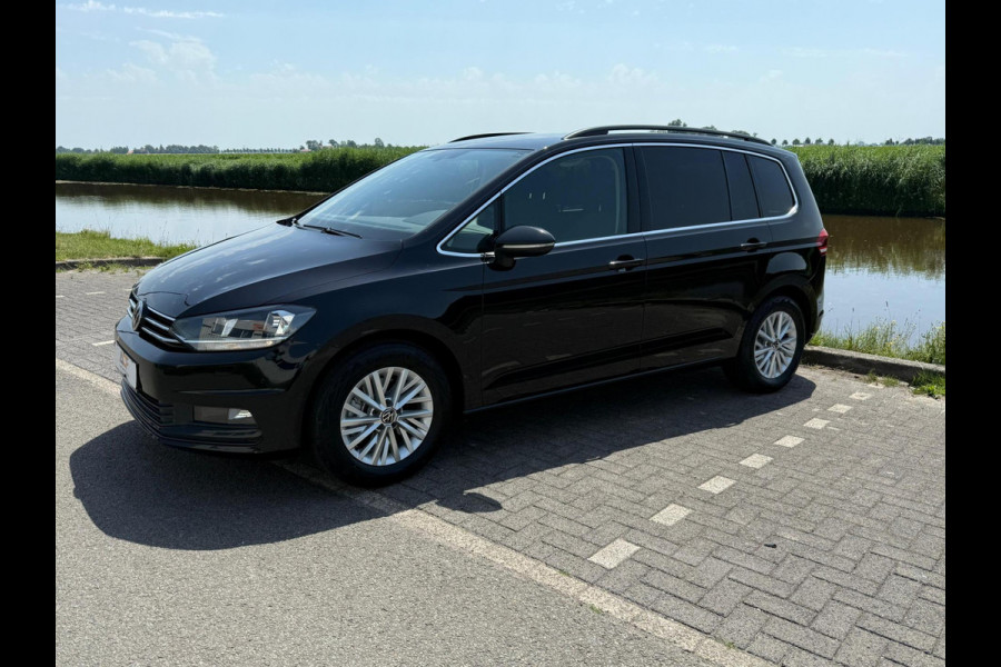 Volkswagen Touran 1.5 TSI Comfortline Business 7p trekhaak / carplay