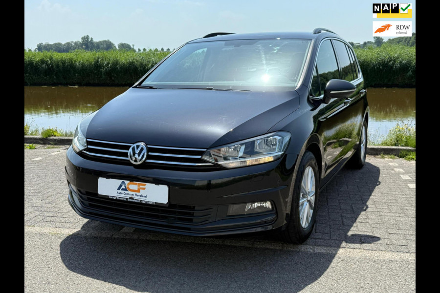 Volkswagen Touran 1.5 TSI Comfortline Business 7p trekhaak / carplay