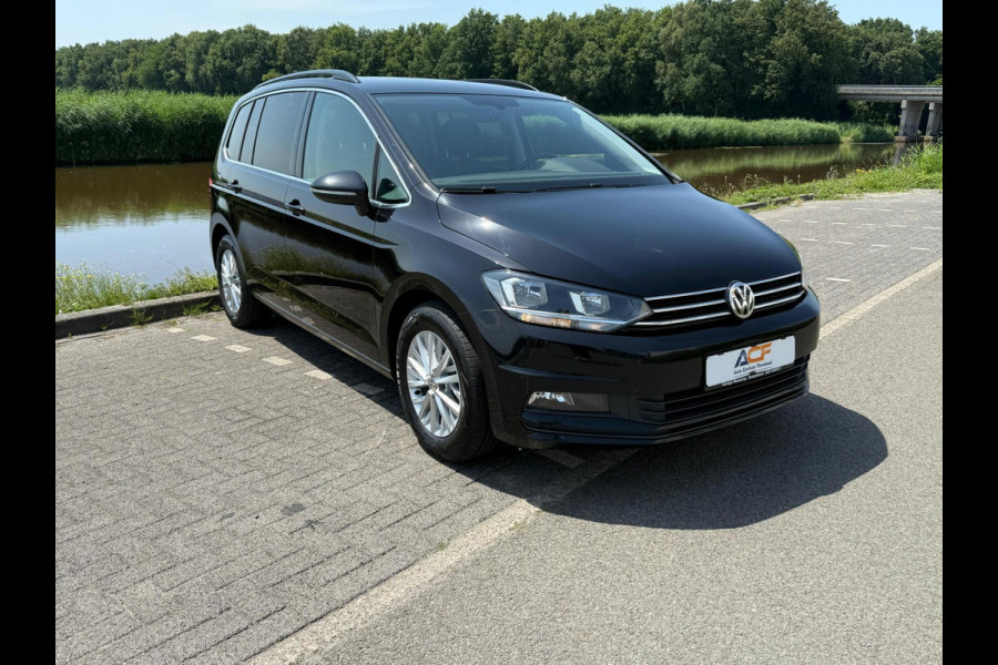 Volkswagen Touran 1.5 TSI Comfortline Business 7p trekhaak / carplay