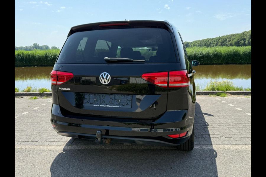 Volkswagen Touran 1.5 TSI Comfortline Business 7p trekhaak / carplay