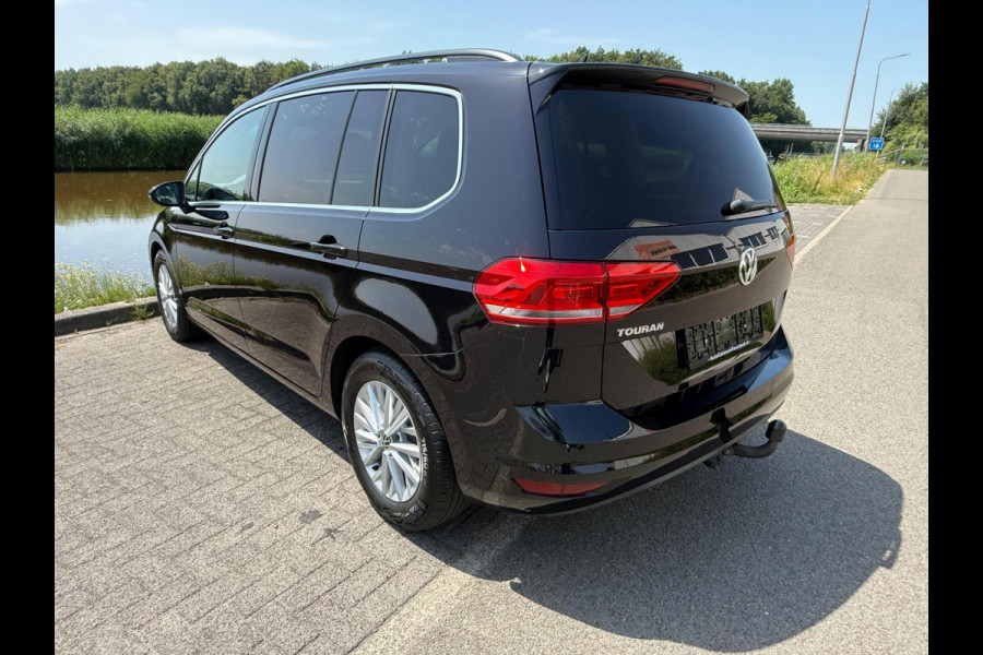 Volkswagen Touran 1.5 TSI Comfortline Business 7p trekhaak / carplay
