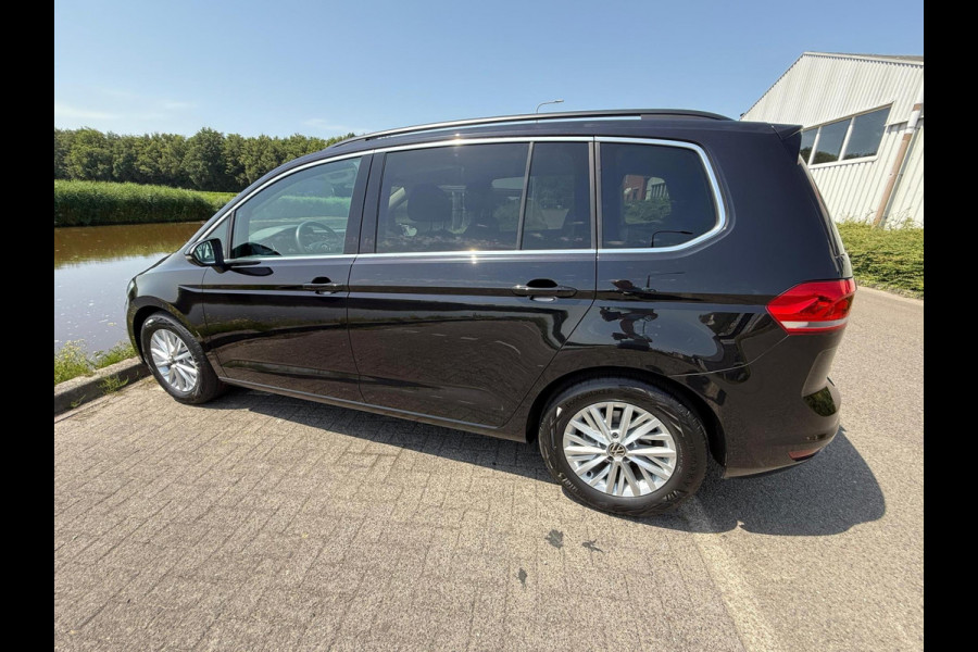Volkswagen Touran 1.5 TSI Comfortline Business 7p trekhaak / carplay
