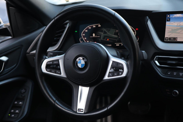 BMW 2 Serie Gran Coupé 218i M Sport / LIVE COCKPIT / HUD / CARPLAY / TREKHAAK / SFEERVERLICHTING