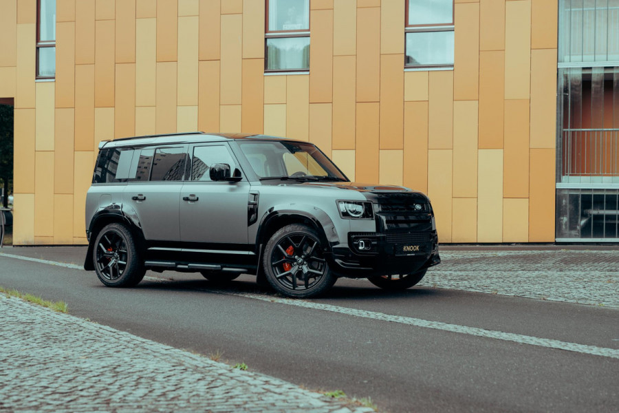 Land Rover Defender 110 P300e X-Dynamic HSE | Urban WideTrack | Quicksilver | Eiger Grey Satin |