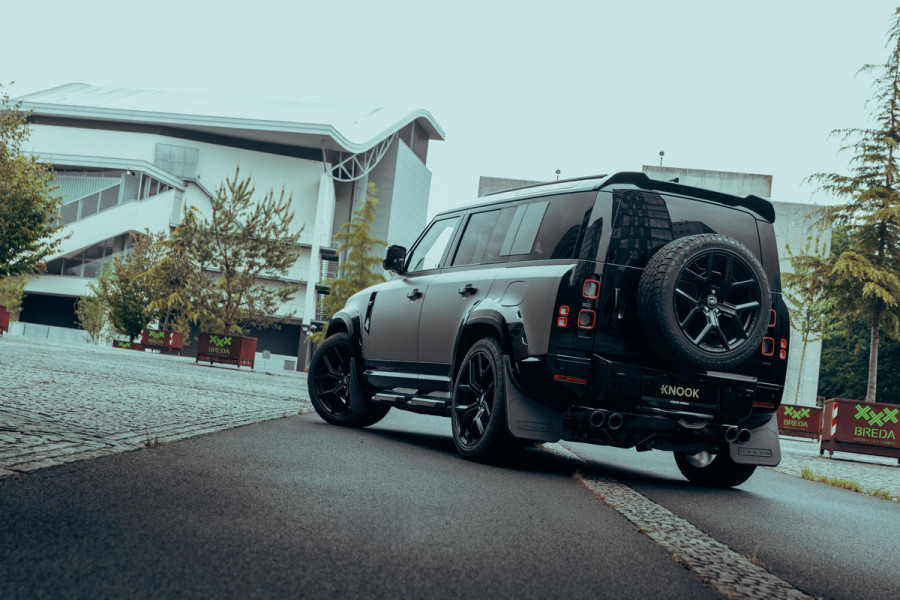 Land Rover Defender 110 P300e X-Dynamic HSE | Urban WideTrack | Quicksilver | Eiger Grey Satin |