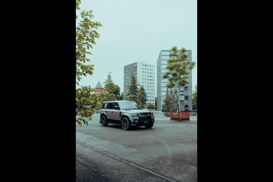 Land Rover Defender 110 P300e X-Dynamic HSE | Urban WideTrack | Quicksilver | Eiger Grey Satin |
