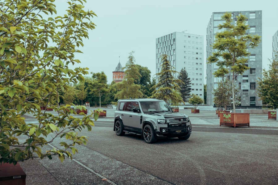 Land Rover Defender 110 P300e X-Dynamic HSE | Urban WideTrack | Quicksilver | Eiger Grey Satin |
