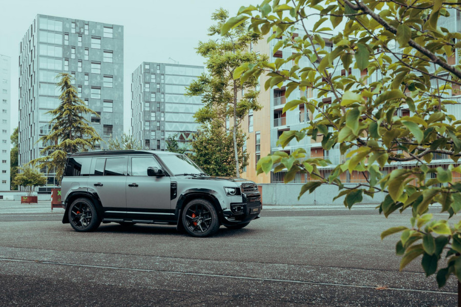 Land Rover Defender 110 P300e X-Dynamic HSE | Urban WideTrack | Quicksilver | Eiger Grey Satin |