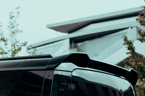 Land Rover Defender 110 P300e X-Dynamic HSE | Urban WideTrack | Quicksilver | Eiger Grey Satin |