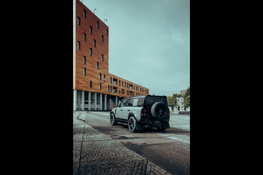Land Rover Defender 110 P300e X-Dynamic HSE | Urban WideTrack | Quicksilver | Eiger Grey Satin |