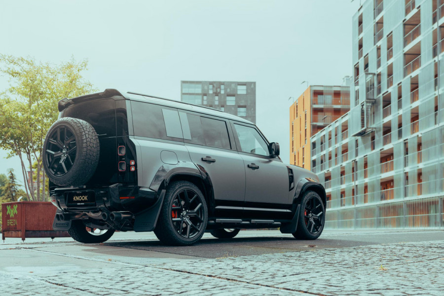 Land Rover Defender 110 P300e X-Dynamic HSE | Urban WideTrack | Quicksilver | Eiger Grey Satin |