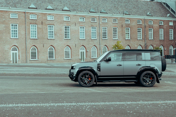 Land Rover Defender 110 P300e X-Dynamic HSE | Urban WideTrack | Quicksilver | Eiger Grey Satin |