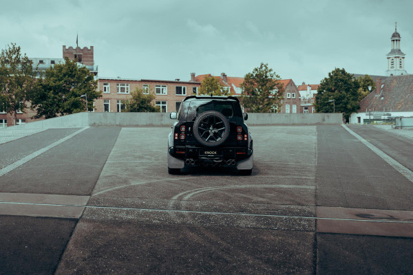 Land Rover Defender 110 P300e X-Dynamic HSE | Urban WideTrack | Quicksilver | Eiger Grey Satin |