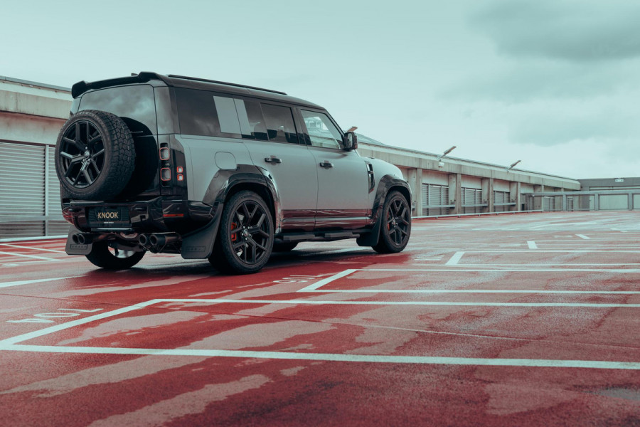 Land Rover Defender 110 P300e X-Dynamic HSE | Urban WideTrack | Quicksilver | Eiger Grey Satin |