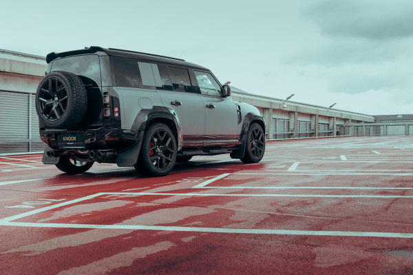 Land Rover Defender 110 P300e X-Dynamic HSE | Urban WideTrack | Quicksilver | Eiger Grey Satin |