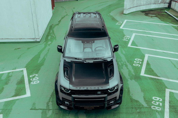 Land Rover Defender 110 P300e X-Dynamic HSE | Urban WideTrack | Quicksilver | Eiger Grey Satin |