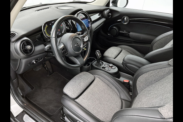 MINI Mini Electric Classic 33 kWh (NL-auto, 1e Eig, Dealer OnderH, Navi Pro, Carplay, Parkeersensoren, Climate Con, Etc)