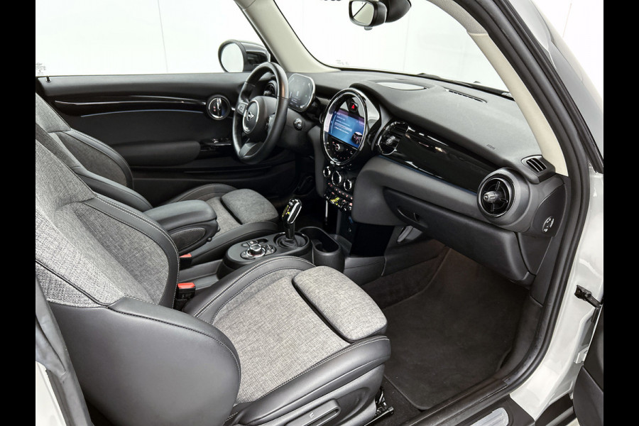 MINI Mini Electric Classic 33 kWh (NL-auto, 1e Eig, Dealer OnderH, Navi Pro, Carplay, Parkeersensoren, Climate Con, Etc)