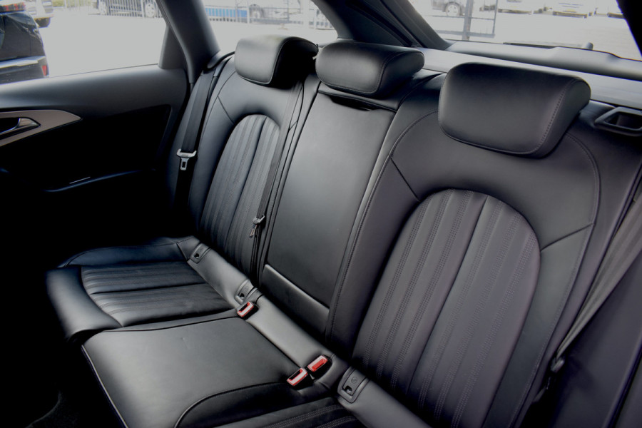 Audi A6 Avant 1.8 TFSI ultra S line Edition | NL-Auto | Dealer onderhouden | Leder | S-line | Trekhaak |