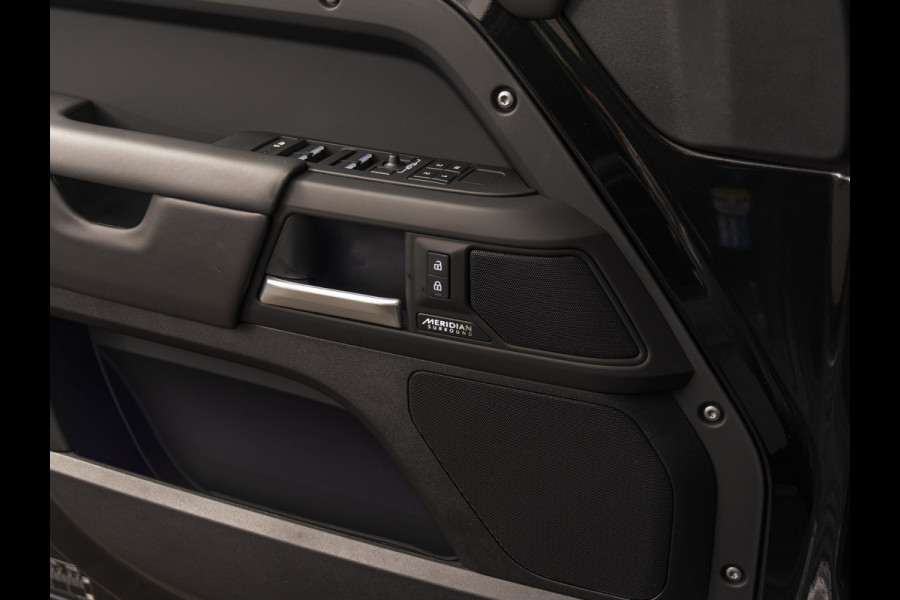 Land Rover Defender 110 2.0 P300e 110 X-Dynamic HSE SANDSTONE WRAP,22"URBAN