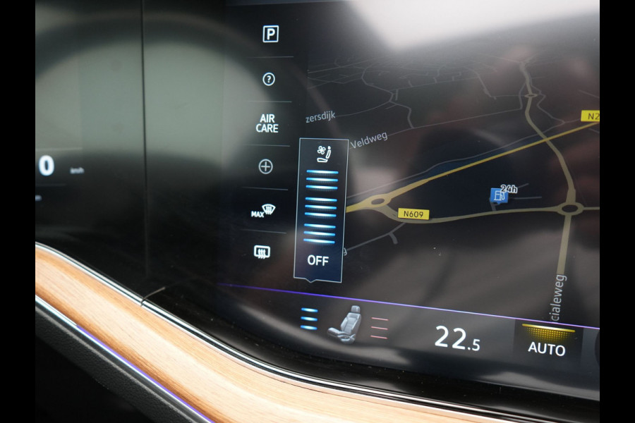 Volkswagen Touareg 3.0 TSi eHybrid 4MOTION Elegance Plug In Hybrid 381pk PHEV | Panodak | Trekhaak af Fabriek | Luchtvering | Adaptive Cruise |  Nachtzicht | Lederen Comfortzetels Massage & Memory | Head Up | 21"L.M  | Dynaudio | Sfeerverlichting |