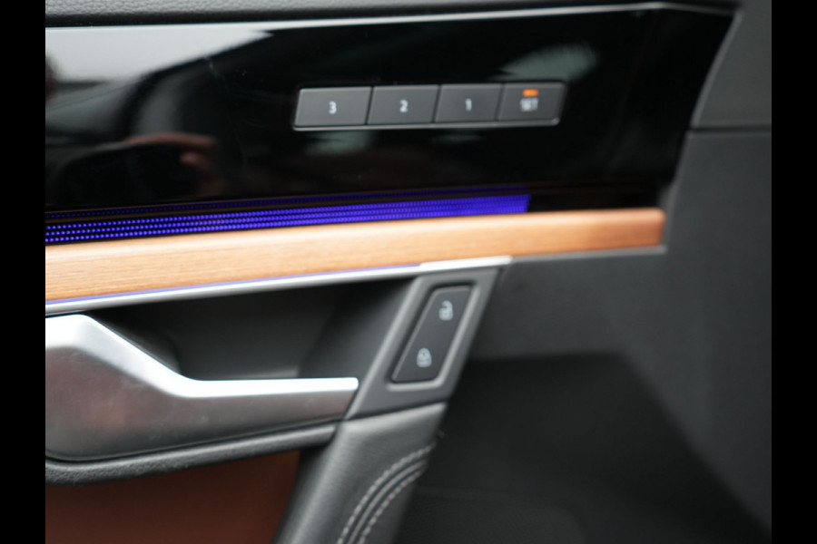 Volkswagen Touareg 3.0 TSi eHybrid 4MOTION Elegance Plug In Hybrid 381pk PHEV | Panodak | Trekhaak af Fabriek | Luchtvering | Adaptive Cruise |  Nachtzicht | Lederen Comfortzetels Massage & Memory | Head Up | 21"L.M  | Dynaudio | Sfeerverlichting |