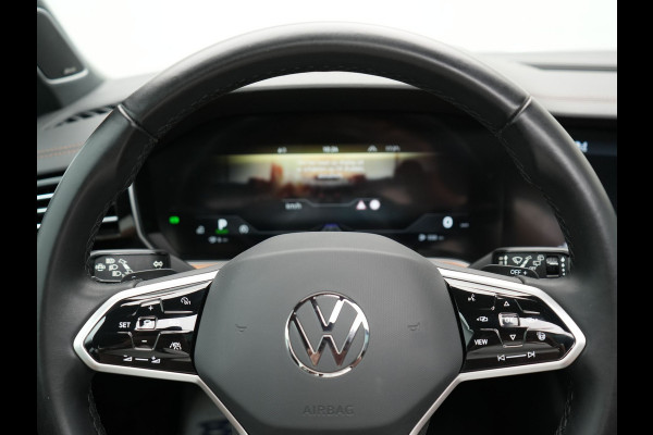 Volkswagen Touareg 3.0 TSi eHybrid 4MOTION Elegance Plug In Hybrid 381pk PHEV | Panodak | Trekhaak af Fabriek | Luchtvering | Adaptive Cruise |  Nachtzicht | Lederen Comfortzetels Massage & Memory | Head Up | 21"L.M  | Dynaudio | Sfeerverlichting |