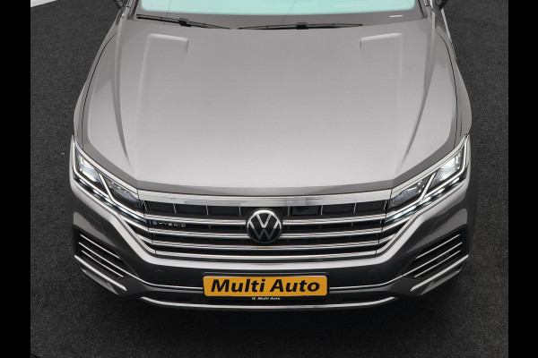 Volkswagen Touareg 3.0 TSi eHybrid 4MOTION Elegance Plug In Hybrid 381pk PHEV | Panodak | Trekhaak af Fabriek | Luchtvering | Adaptive Cruise |  Nachtzicht | Lederen Comfortzetels Massage & Memory | Head Up | 21"L.M  | Dynaudio | Sfeerverlichting |