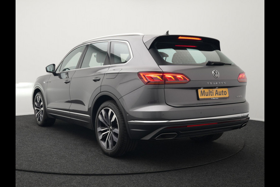 Volkswagen Touareg 3.0 TSi eHybrid 4MOTION Elegance Plug In Hybrid 381pk PHEV | Panodak | Trekhaak af Fabriek | Luchtvering | Adaptive Cruise |  Nachtzicht | Lederen Comfortzetels Massage & Memory | Head Up | 21"L.M  | Dynaudio | Sfeerverlichting |
