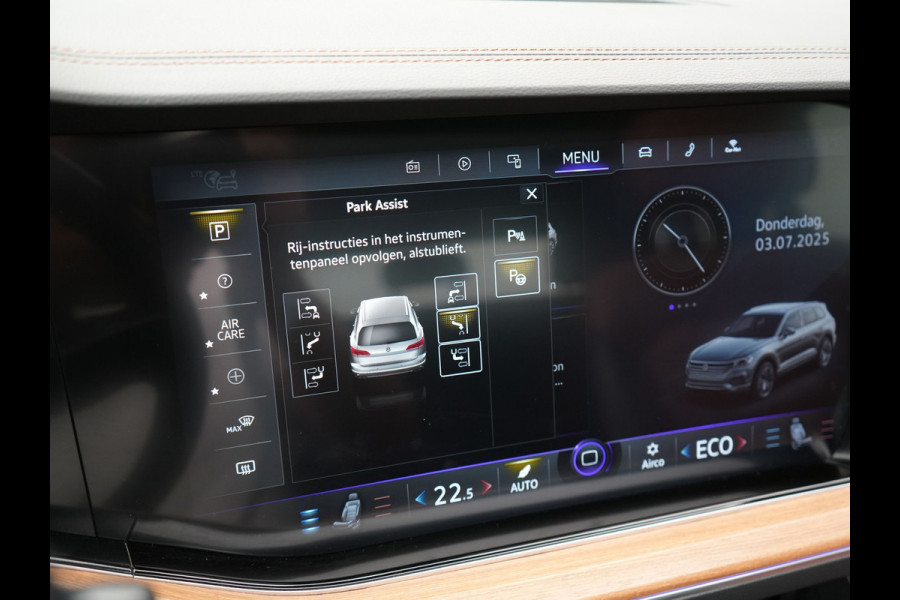 Volkswagen Touareg 3.0 TSi eHybrid 4MOTION Elegance Plug In Hybrid 381pk PHEV | Panodak | Trekhaak af Fabriek | Luchtvering | Adaptive Cruise |  Nachtzicht | Lederen Comfortzetels Massage & Memory | Head Up | 21"L.M  | Dynaudio | Sfeerverlichting |