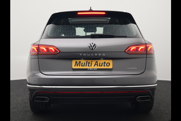 Volkswagen Touareg 3.0 TSi eHybrid 4MOTION Elegance Plug In Hybrid 381pk PHEV | Panodak | Trekhaak af Fabriek | Luchtvering | Adaptive Cruise |  Nachtzicht | Lederen Comfortzetels Massage & Memory | Head Up | 21"L.M  | Dynaudio | Sfeerverlichting |