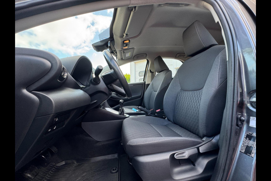 Toyota Yaris 1.5 VVT-i Active Technology 92KW / 125PK LED / CAMERA / CARPLAY / STOELVERWARMING / ACC / KEYLESS GO & ENTRY / LMV