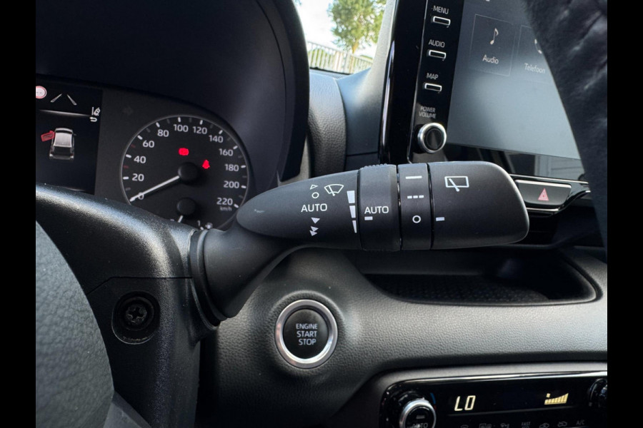 Toyota Yaris 1.5 VVT-i Active Technology 92KW / 125PK LED / CAMERA / CARPLAY / STOELVERWARMING / ACC / KEYLESS GO & ENTRY / LMV