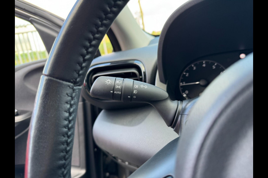 Toyota Yaris 1.5 VVT-i Active Technology 92KW / 125PK LED / CAMERA / CARPLAY / STOELVERWARMING / ACC / KEYLESS GO & ENTRY / LMV