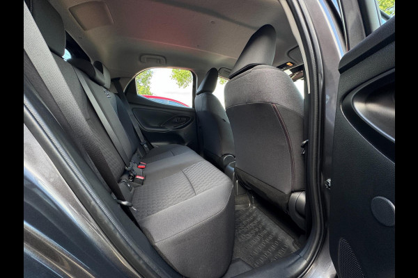 Toyota Yaris 1.5 VVT-i Active Technology 92KW / 125PK LED / CAMERA / CARPLAY / STOELVERWARMING / ACC / KEYLESS GO & ENTRY / LMV
