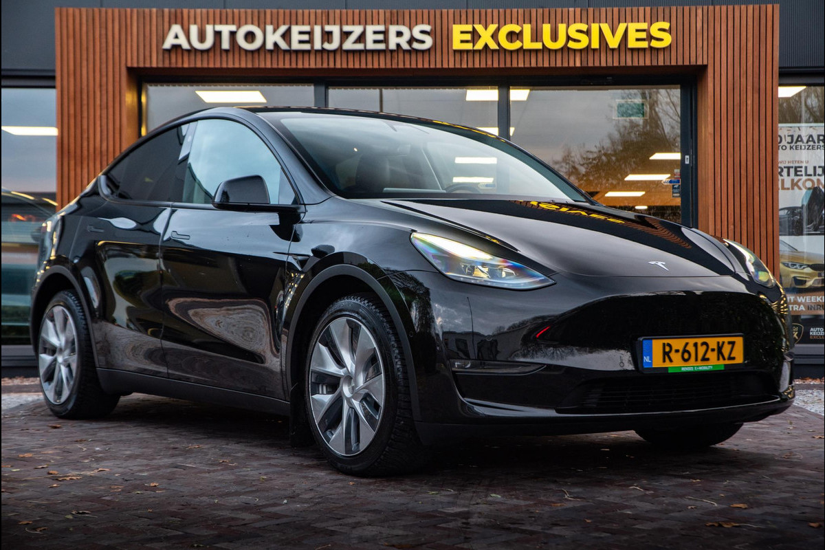 Tesla Model Y Long Range 75 kWh Stuurverw. Panodak Tesla Model Y Long Range 75 kWh Stuurverw. Panodak
