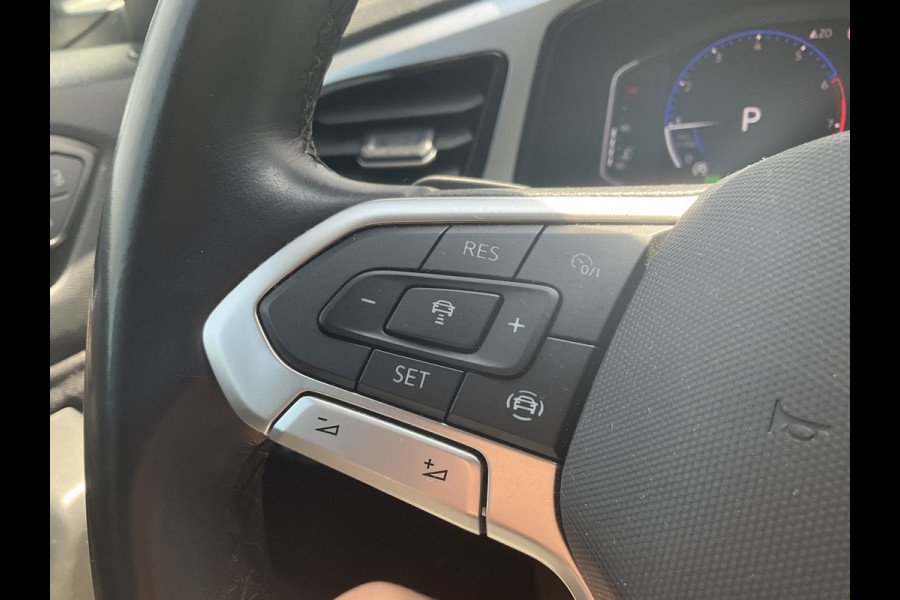 Volkswagen T-Roc 1.5 TSI Life 150pk Automaat Adap.Cruise Carplay Cam Hoogzitter Incl.BTW