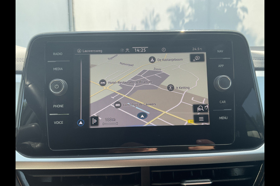 Volkswagen T-Roc 1.5 TSI Life 150pk Automaat Adap.Cruise Carplay Cam Hoogzitter Incl.BTW