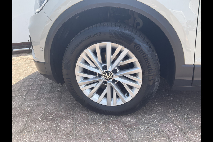 Volkswagen T-Roc 1.5 TSI Life 150pk Automaat Adap.Cruise Carplay Cam Hoogzitter Incl.BTW