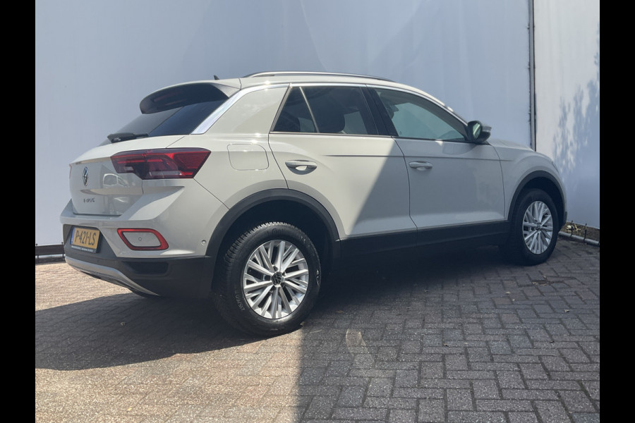 Volkswagen T-Roc 1.5 TSI Life 150pk Automaat Adap.Cruise Carplay Cam Hoogzitter Incl.BTW