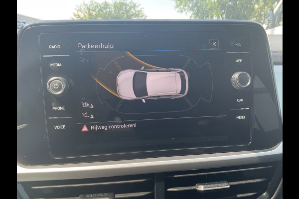 Volkswagen T-Roc 1.5 TSI Life 150pk Automaat Adap.Cruise Carplay Cam Hoogzitter Incl.BTW